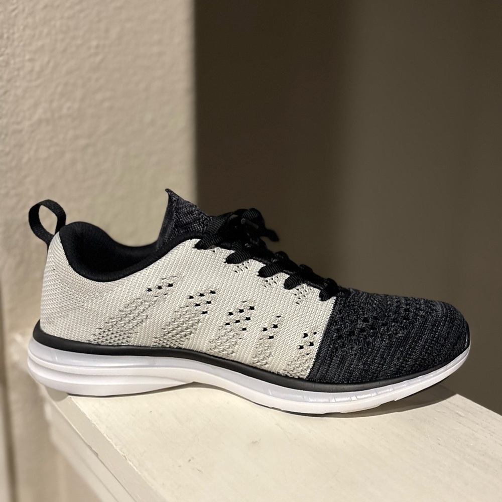 APL Shoes Women's Size 6 Black Gray White Techloom Pro Running Casual Sneakers - Picture 5 of 9